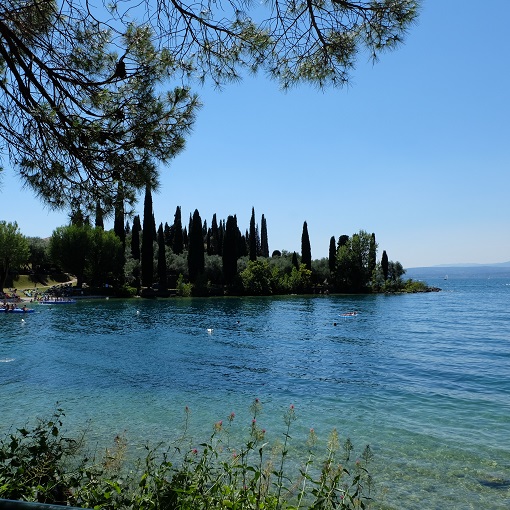 Baia delle Sirene e Punta San Vigilio: a ‘charming place’ sul Lago di Garda